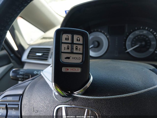 46028623 :رقم المزاد ، 5FNRL5H69HB018269 vin ، 2017 Honda Odyssey Ex-l مزاد بيع