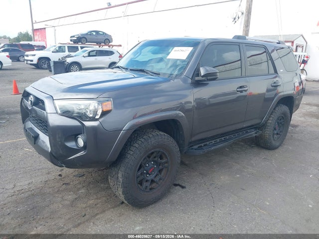 Toyota 4RUNNER SR5 2019 JTEBU5JR9K5732734 Image 2