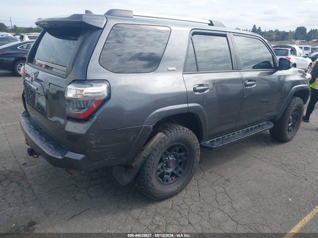 Toyota 4RUNNER SR5 2019 JTEBU5JR9K5732734 Image 4