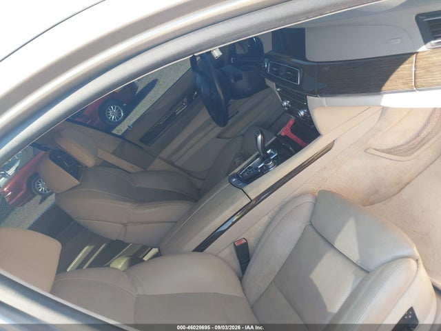 46028695 :رقم المزاد ، WBAKA835X9CY35026 vin ، 2009 Bmw 750i مزاد بيع