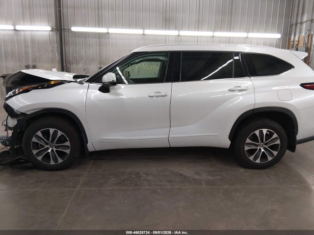 46028724 :رقم المزاد ، 5TDGZRBH5NS204910 vin ، 2022 Toyota Highlander Xle مزاد بيع