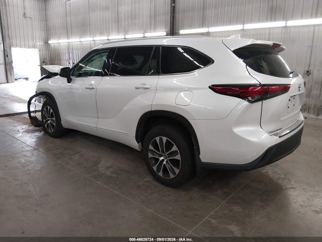 46028724 :رقم المزاد ، 5TDGZRBH5NS204910 vin ، 2022 Toyota Highlander Xle مزاد بيع