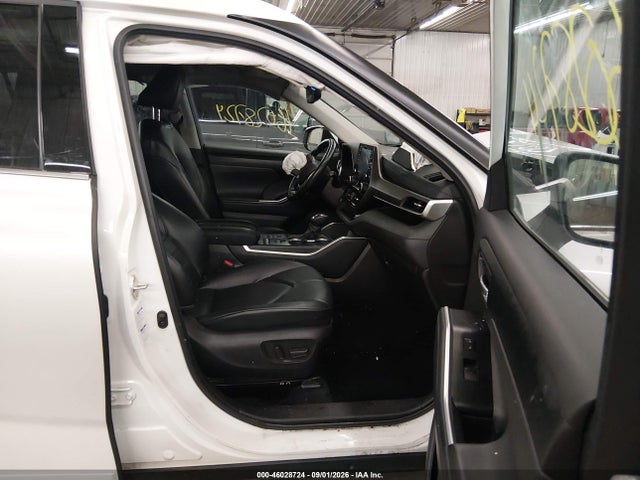 46028724 :رقم المزاد ، 5TDGZRBH5NS204910 vin ، 2022 Toyota Highlander Xle مزاد بيع