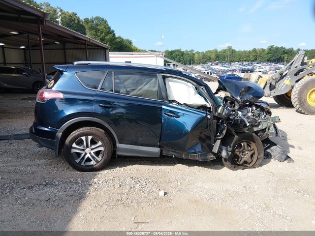 2018 Toyota Rav4 Le მანქანა იყიდება აუქციონზე, vin: JTMZFREV0JJ165959, აუქციონის ნომერი: 46028727