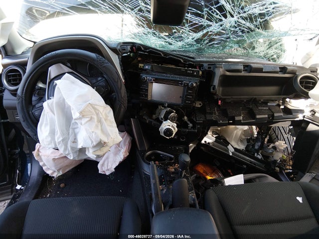 2018 Toyota Rav4 Le მანქანა იყიდება აუქციონზე, vin: JTMZFREV0JJ165959, აუქციონის ნომერი: 46028727