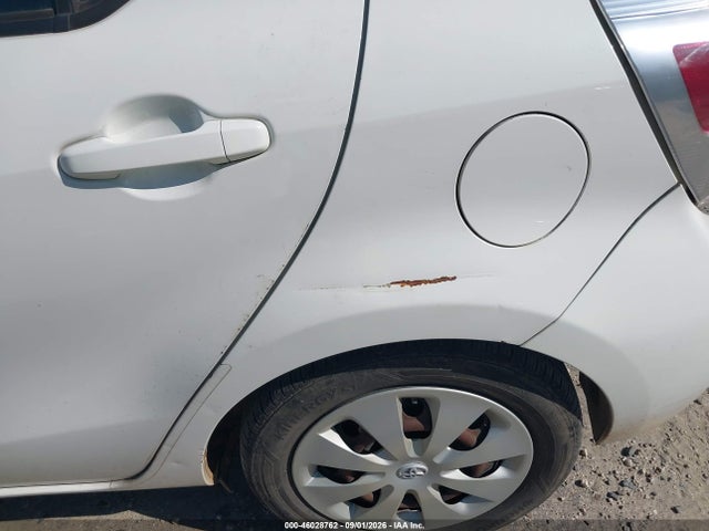 46028762 :رقم المزاد ، JTDKDTB35D1557086 vin ، 2013 Toyota Prius C Two مزاد بيع