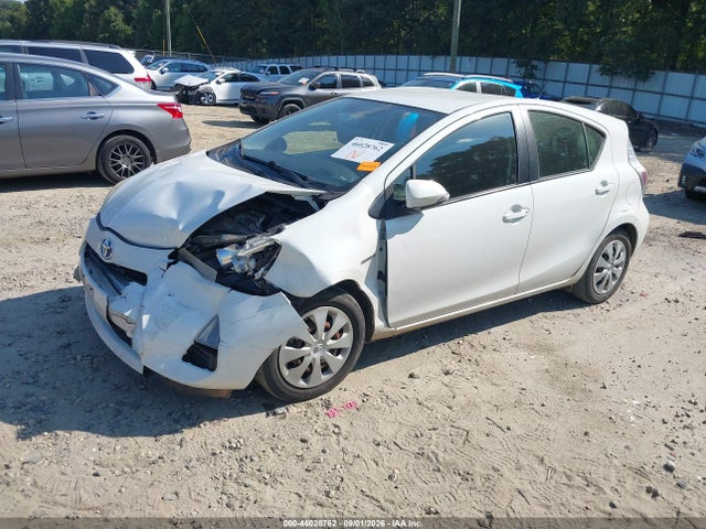 46028762 :رقم المزاد ، JTDKDTB35D1557086 vin ، 2013 Toyota Prius C Two مزاد بيع