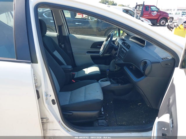 46028762 :رقم المزاد ، JTDKDTB35D1557086 vin ، 2013 Toyota Prius C Two مزاد بيع