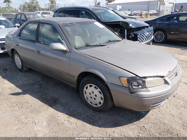 46028812 :رقم المزاد ، 4T1BG22K3VU174400 vin ، 1997 Toyota Camry Le مزاد بيع