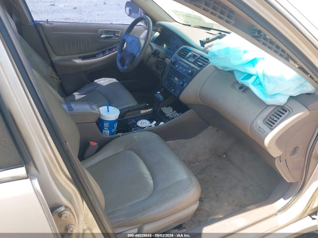 46028845 :رقم المزاد ، 1HGCG5669YA101532 vin ، 2000 Honda Accord 2.3 Ex مزاد بيع