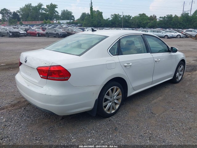 2013 Volkswagen Passat 2.0l Tdi Se მანქანა იყიდება აუქციონზე, vin: 1VWBN7A33DC141142, აუქციონის ნომერი: 46028995