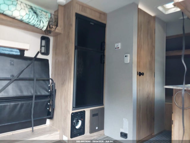 Freedom Express Other 2019 52T2FEFB0KS033258 Image 5