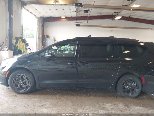 Продажа на аукционе авто 2022 Chrysler Pacifica Hybrid Limited, vin: 2C4RC1S73NR119138, номер лота: 46029161