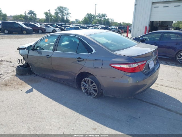 46029170 :رقم المزاد ، 4T1BF1FK5HU321179 vin ، 2017 Toyota Camry Se مزاد بيع