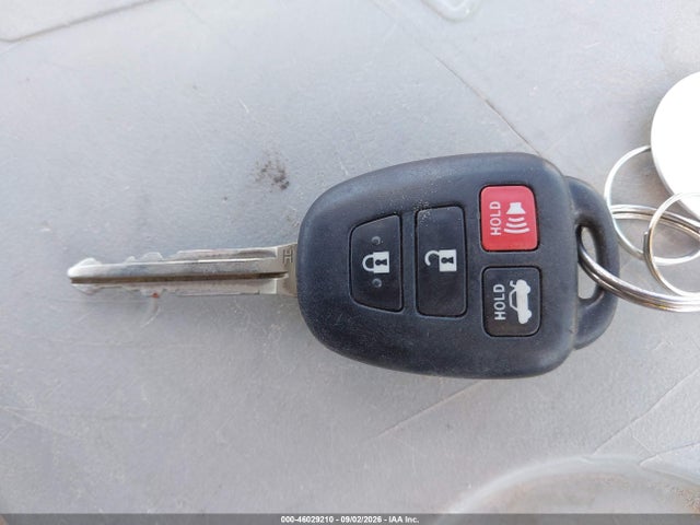 Toyota COROLLA LE 2018 5YFBURHE2JP810951 Image 11