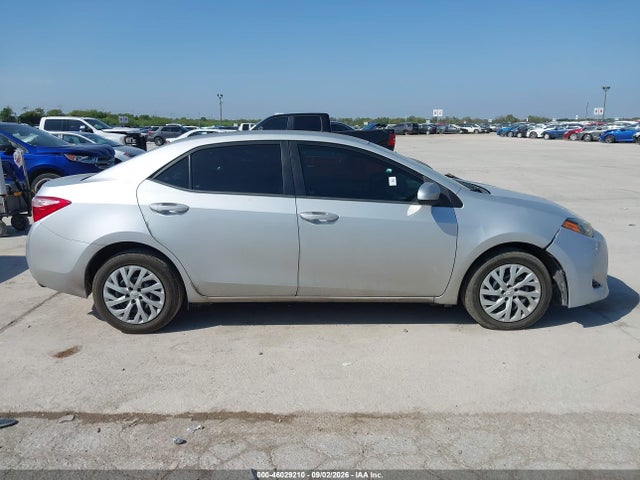 Toyota COROLLA LE 2018 5YFBURHE2JP810951 Image 13