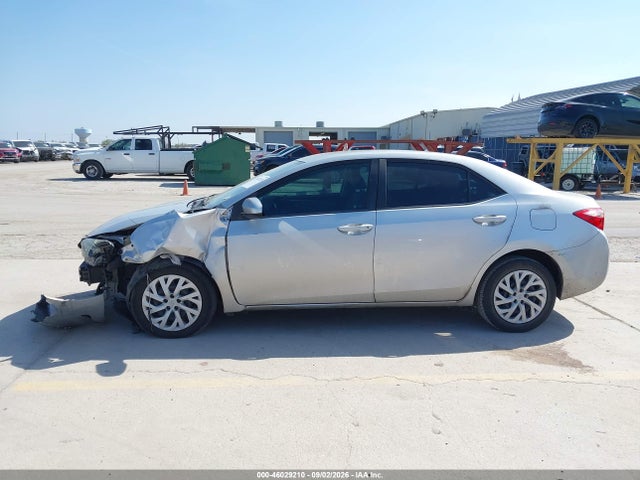 Toyota COROLLA LE 2018 5YFBURHE2JP810951 Image 14
