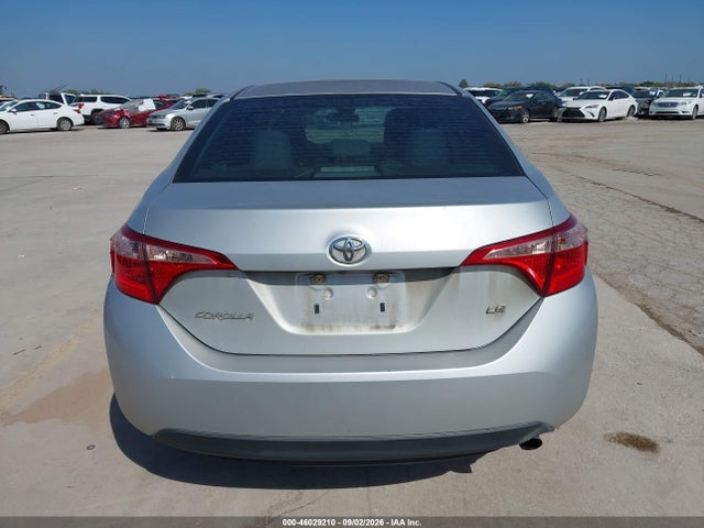Toyota COROLLA LE 2018 5YFBURHE2JP810951 Image 16