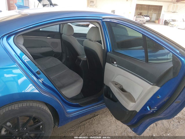 Hyundai Elantra Value Edition 2018 5NPD84LF9JH398427 Image 8