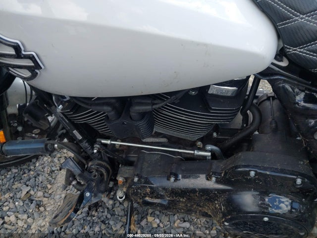 46029288 :رقم المزاد ، 1HD1KH71XSB631100 vin ، 2025 Harley-davidson Fltrx مزاد بيع