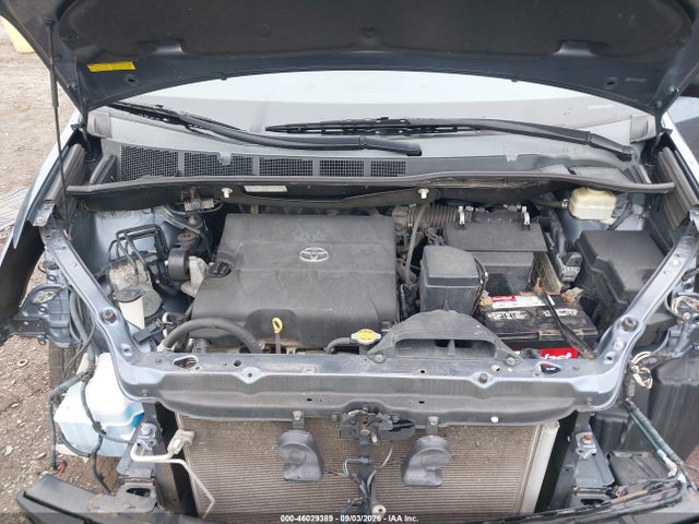 5TDYK3DC3FS683417 Toyota Sienna Xle 8 Passenger