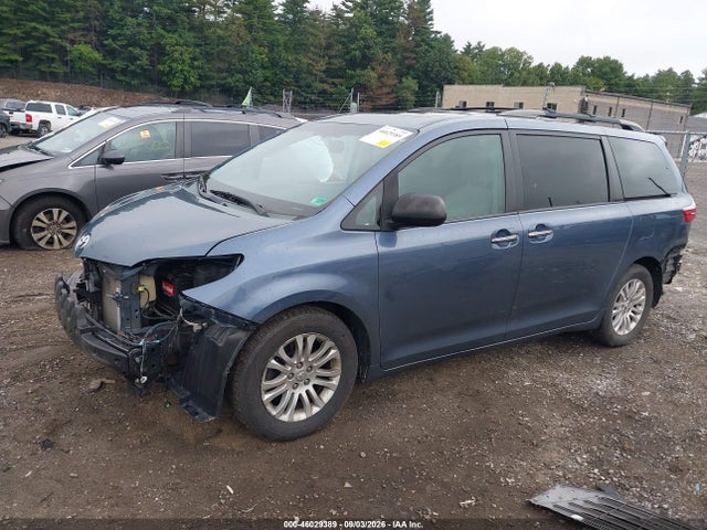 5TDYK3DC3FS683417 Toyota Sienna Xle 8 Passenger
