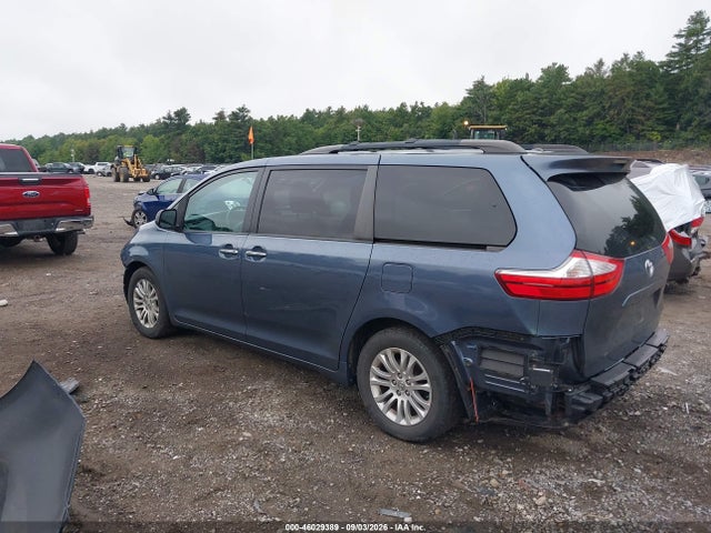 5TDYK3DC3FS683417 Toyota Sienna Xle 8 Passenger