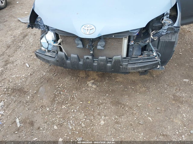 5TDYK3DC3FS683417 Toyota Sienna Xle 8 Passenger