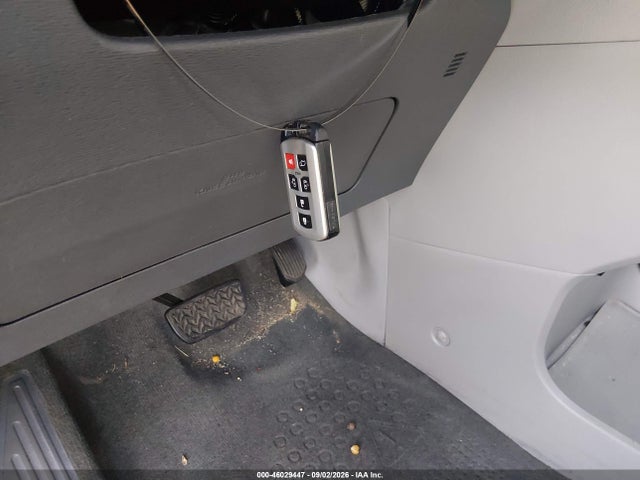 Продажа на аукционе авто 2017 Toyota Sienna Xle 8 Passenger, vin: 5TDYZ3DC1HS865292, номер лота: 46029447