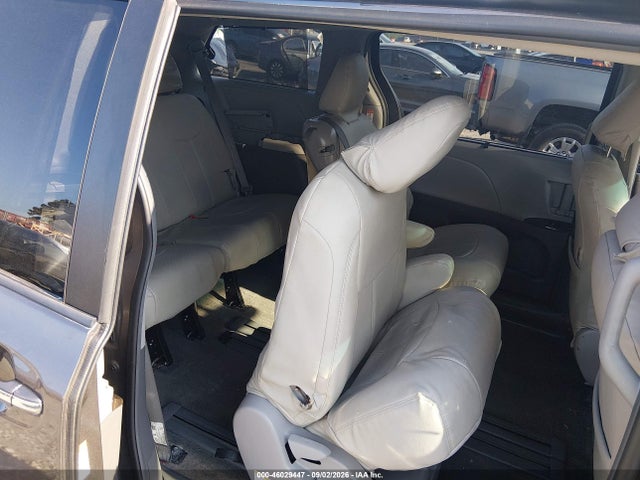 Продажа на аукционе авто 2017 Toyota Sienna Xle 8 Passenger, vin: 5TDYZ3DC1HS865292, номер лота: 46029447