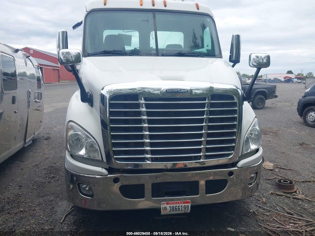 Продажа на аукционе авто 2013 Freightliner Cascadia 113, vin: 1FUBGADV2DLBW3605, номер лота: 46029458
