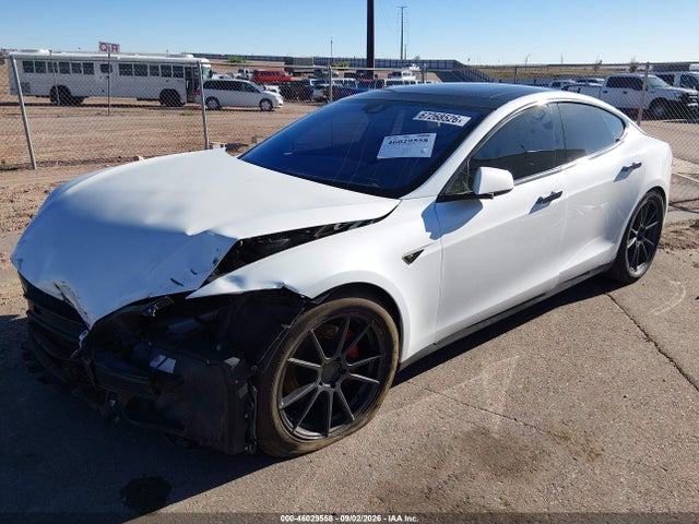 Tesla Model S 85d/p85d 2015 5YJSA1E48FF117259 Image 2