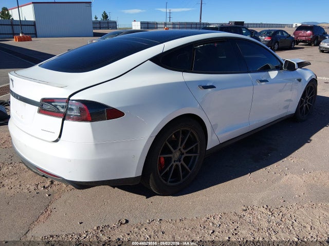 Tesla Model S 85d/p85d 2015 5YJSA1E48FF117259 Image 4