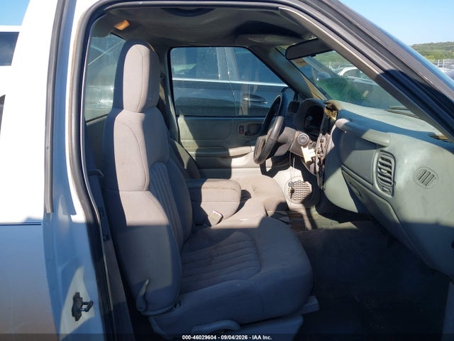 46029604 :رقم المزاد ، 1GCCS14H838178273 vin ، 2003 Chevrolet S-10 مزاد بيع