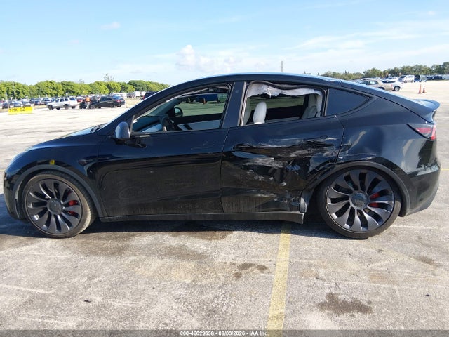 Продажа на аукционе авто 2021 Tesla Model Y Performance Dual Motor All-wheel Drive, vin: 5YJYGDEF7MF252709, номер лота: 46029638