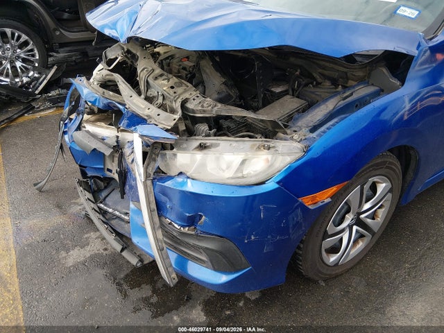 Honda Civic Lx 2018 2HGFC2F54JH584188 Image 17