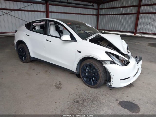 Tesla Model Y Long Range Dual Motor All-wheel Drive 2022 7SAYGDEE0NF487643 главное изображение