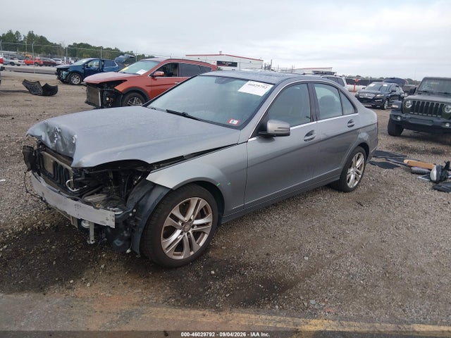 46029792 :رقم المزاد ، WDDGF8AB3EA943261 vin ، 2014 Mercedes-benz C 300 Luxury 4matic مزاد بيع