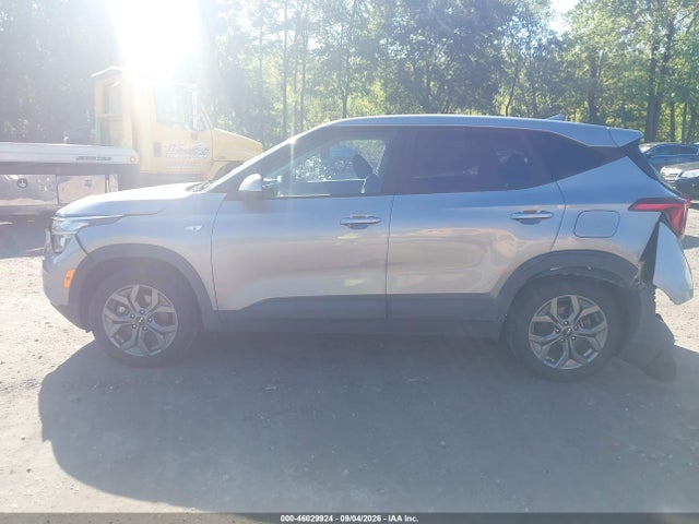 2025 Kia Seltos Lx მანქანა იყიდება აუქციონზე, vin: KNDEPCAA7S7803702, აუქციონის ნომერი: 46029924