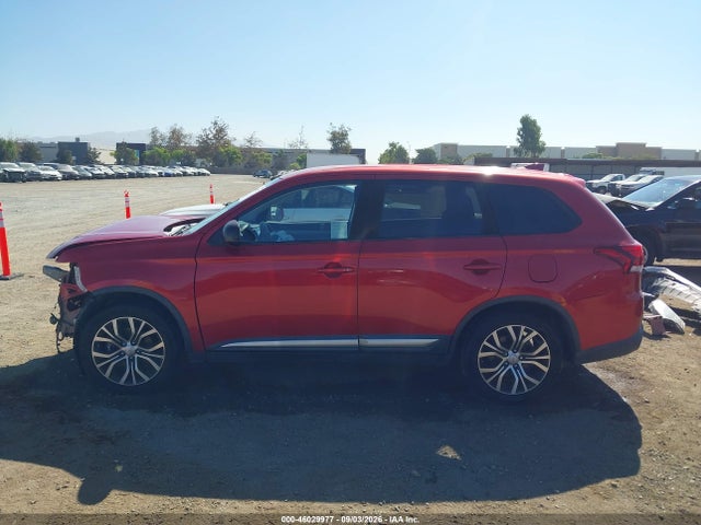 JA4AD2A31JZ049695 Mitsubishi Outlander Es