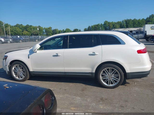 2019 Lincoln Mkt Reserve მანქანა იყიდება აუქციონზე, vin: 2LMHJ5AT2KBL02221, აუქციონის ნომერი: 46030289