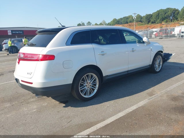 2019 Lincoln Mkt Reserve მანქანა იყიდება აუქციონზე, vin: 2LMHJ5AT2KBL02221, აუქციონის ნომერი: 46030289