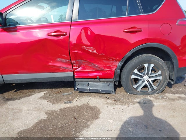 46030321 :رقم المزاد ، JTMBFREV9HJ121616 vin ، 2017 Toyota Rav4 Le مزاد بيع