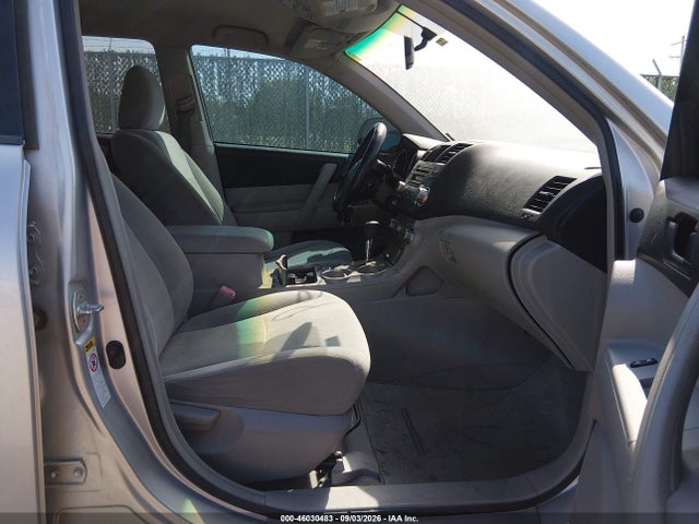 46030483 :رقم المزاد ، 5TDZK3EH2AS012490 vin ، 2010 Toyota Highlander Base V6 مزاد بيع