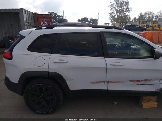 46030534 :رقم المزاد ، 1C4PJMBB5EW317391 vin ، 2014 Jeep Cherokee Trailhawk مزاد بيع
