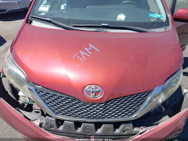 Продажа на аукционе авто 2016 Toyota Sienna Se 8 Passenger, vin: 5TDXK3DC3GS706272, номер лота: 46030571