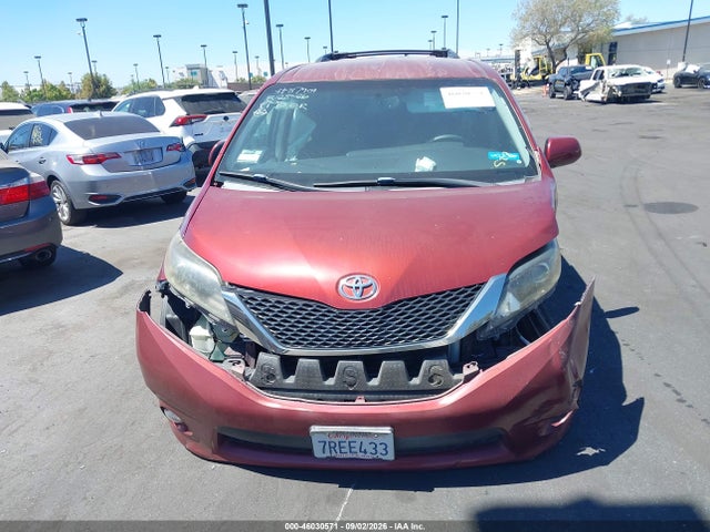 Продажа на аукционе авто 2016 Toyota Sienna Se 8 Passenger, vin: 5TDXK3DC3GS706272, номер лота: 46030571