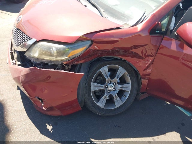 Продажа на аукционе авто 2016 Toyota Sienna Se 8 Passenger, vin: 5TDXK3DC3GS706272, номер лота: 46030571