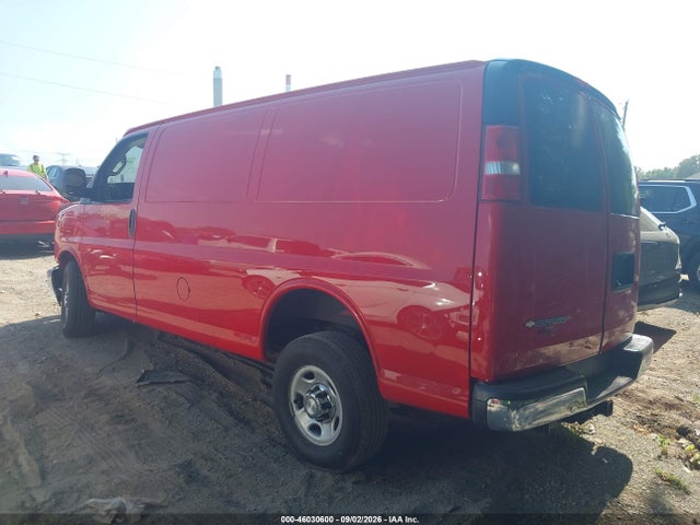 46030600 :رقم المزاد ، 1GCZGGFG7H1338064 vin ، 2017 Chevrolet Express 3500 Work Van مزاد بيع