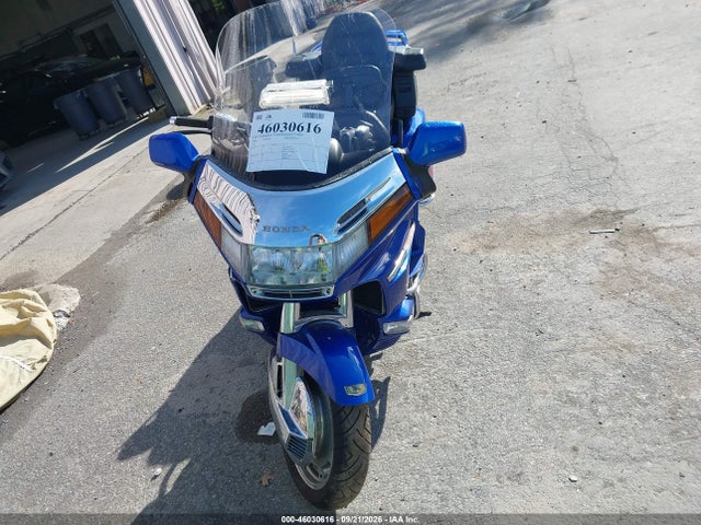 46030616 :رقم المزاد ، 1HFSC2201TA801047 vin ، 1996 Honda Gl1500 A/2 مزاد بيع